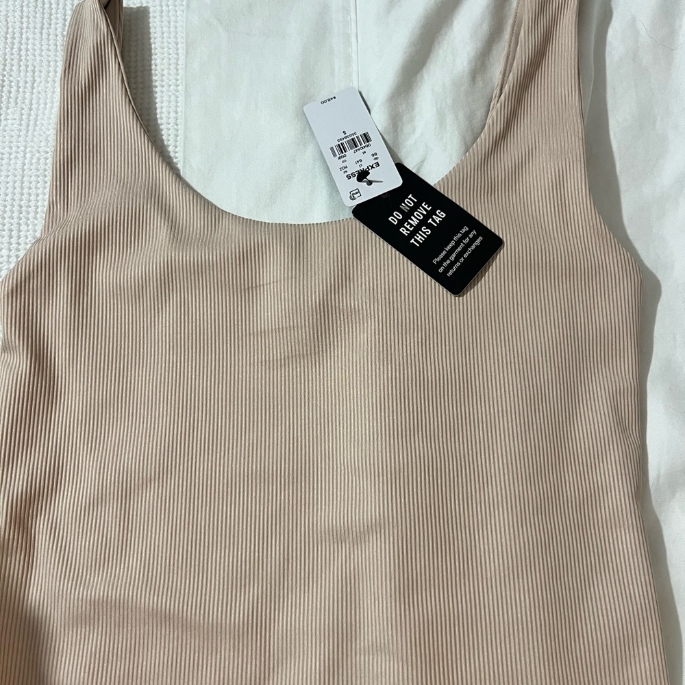 NWT Expresss body contour high compression ribbed scoop neck bodysuit, small